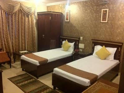 Hotel Hallmark Regency Ludhiana Eksteriør bilde